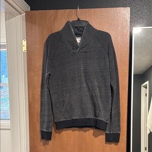 1901 men’s crewneck in charcoal